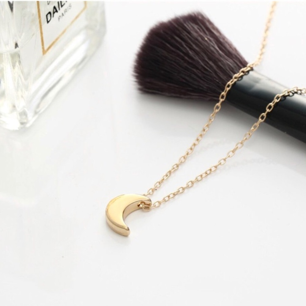 gold moon necklace 🌛